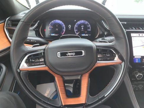 Used 2024 Jeep Grand Cherokee L Summit AWD/4WD image 23
