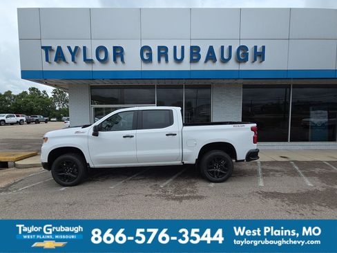 New 2026 Chevrolet Silverado 1500 LT Trail Boss w/ Convenience Package II AWD/4WD image 1