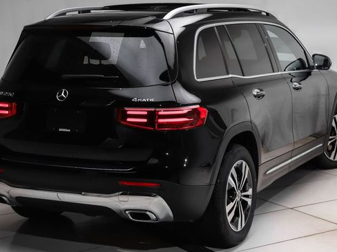 New 2026 Mercedes-Benz GLB 250 4MATIC image 3