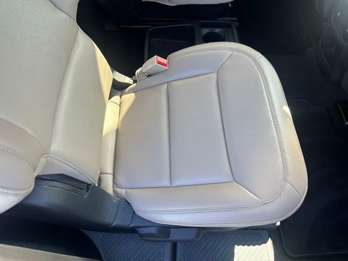 Used 2020 Ford Explorer XLT w/ Equipment Group 202A image 18