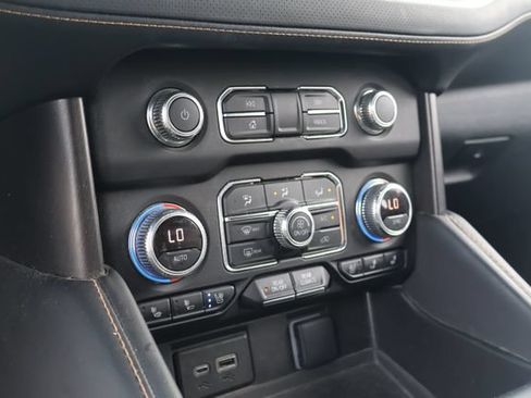 Used 2023 GMC Yukon AT4 w/ AT4 Premium Package AWD/4WD image 12