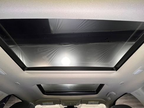 Used 2023 Nissan Maxima Platinum w/ Sport Mat Group FWD image 16