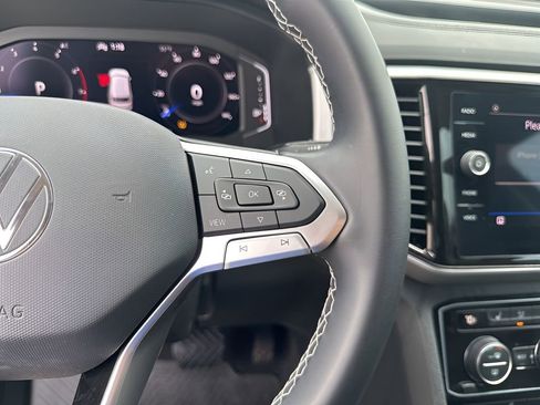 Used 2022 Volkswagen Atlas SE image 31