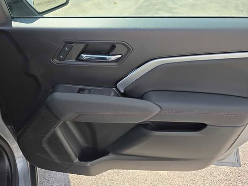 Used 2023 Chevrolet Colorado Z71 w/ Z71 Convenience Package 2 image 25