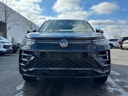New 2026 Volkswagen Tiguan SE R-Line image 2