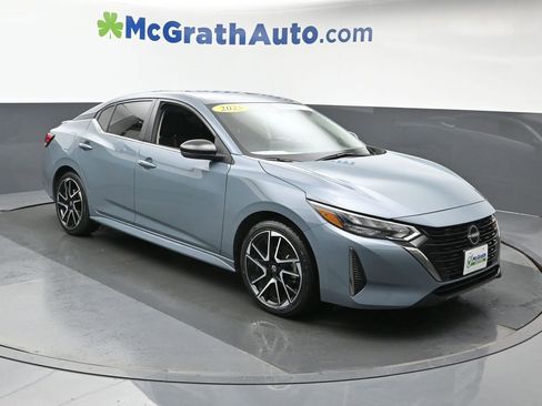 Used 2025 Nissan Sentra SR image 2