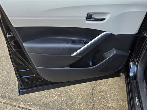 Used 2023 Toyota Corolla Cross LE FWD image 27