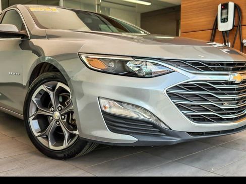 Used 2023 Chevrolet Malibu LT FWD image 2