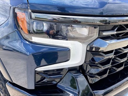 Used 2022 Chevrolet Silverado 1500 ZR2 w/ Technology Package image 30