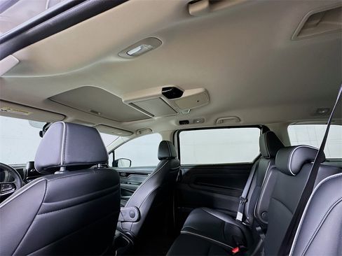 Used 2025 Honda Odyssey Elite image 13