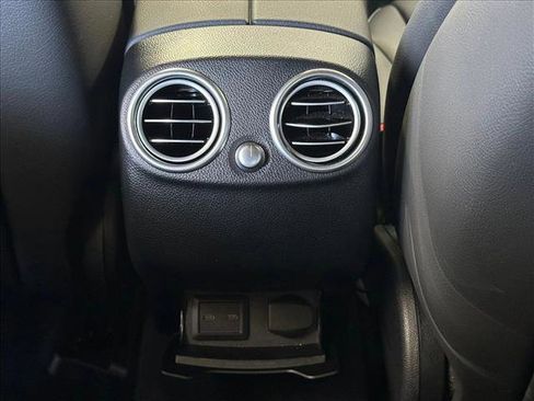 Certified 2022 Mercedes-Benz GLC 300 image 17