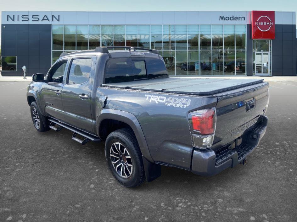 Used 2020 Toyota Tacoma TRD Sport w/ TRD Premium Sport Package AWD/4WD image 11