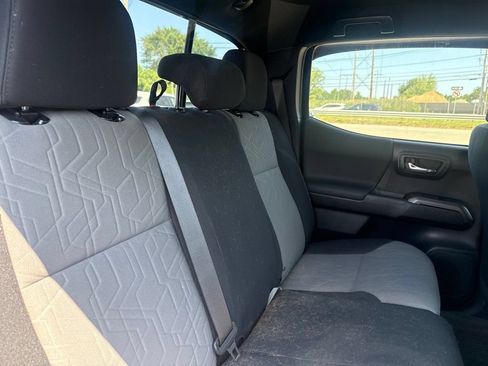 Used 2020 Toyota Tacoma TRD Off-Road w/ Technology Package AWD/4WD image 19