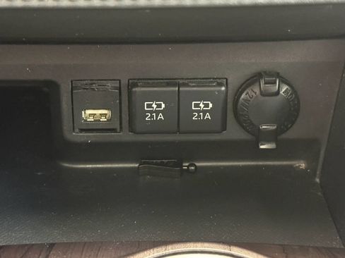 Used 2021 Toyota Highlander Limited AWD/4WD image 22