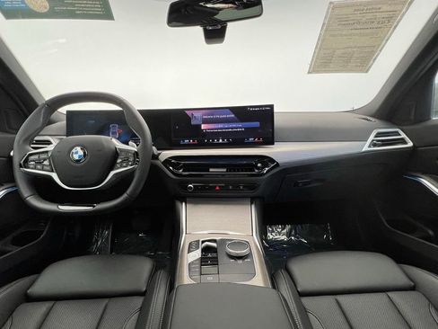Certified 2025 BMW 330i Sedan RWD image 9