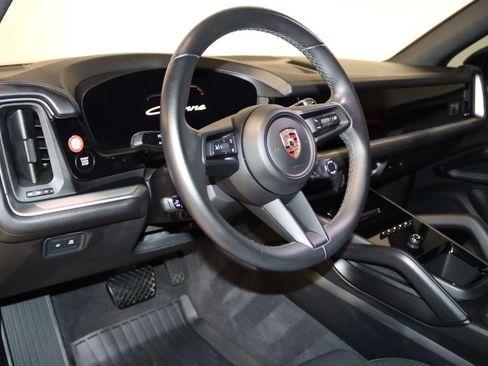 Used 2024 Porsche Cayenne image 46