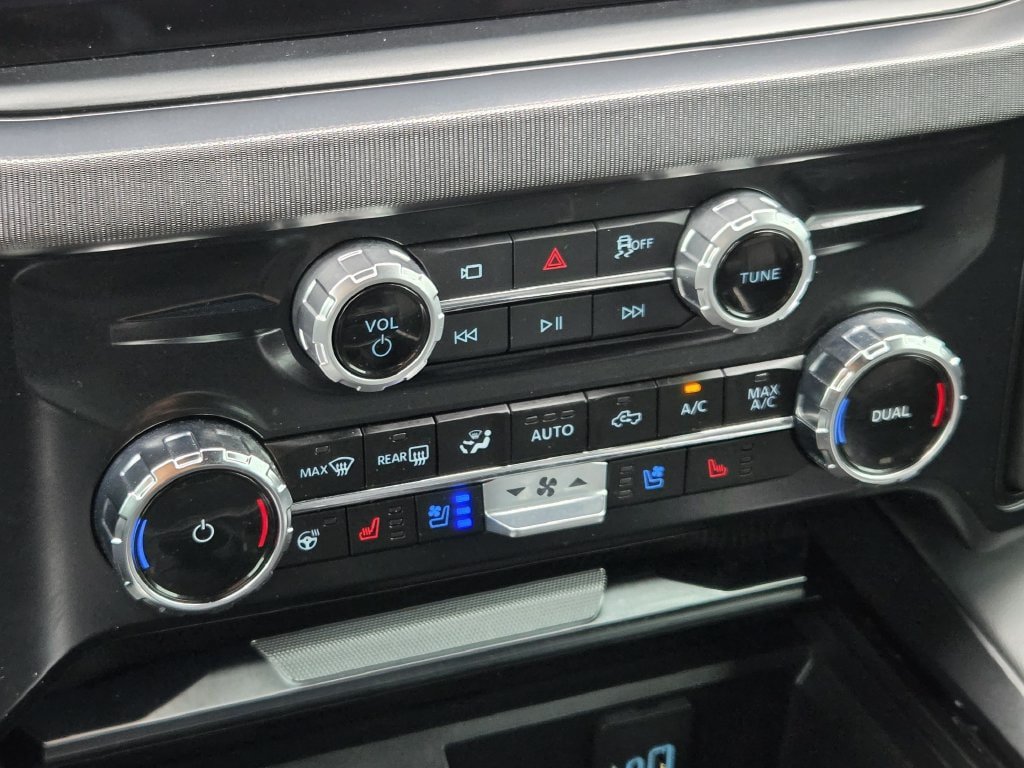 Used 2025 Ford F250 Platinum AWD/4WD image 19