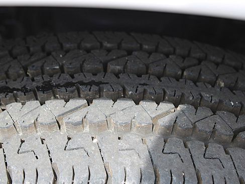 Used 2024 Chevrolet Express 2500 w/ Driver Convenience Package image 32