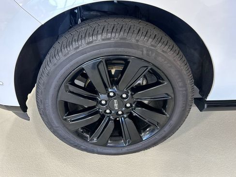 Used 2023 Lincoln Navigator L Reserve AWD/4WD image 8