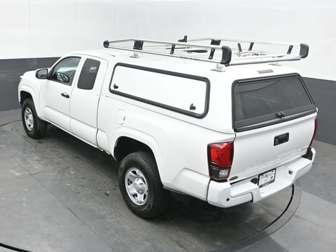 Used 2022 Toyota Tacoma SR image 34