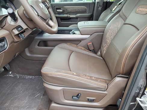 New 2026 RAM 2500 Limited AWD/4WD image 7