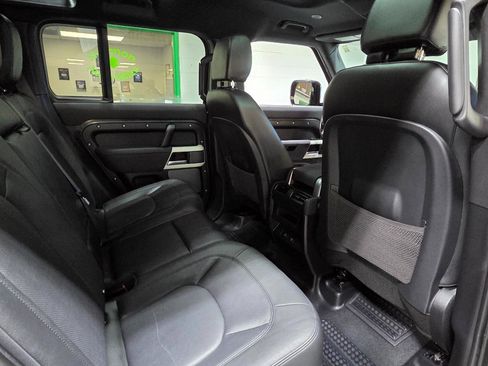 Used 2023 Land Rover Defender 110 SE AWD/4WD image 20