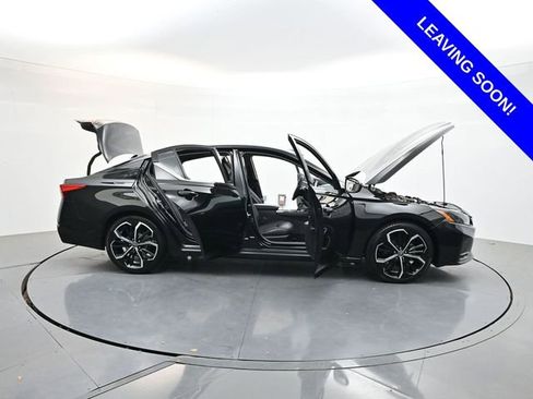 Used 2023 Nissan Altima 2.5 SR FWD image 41