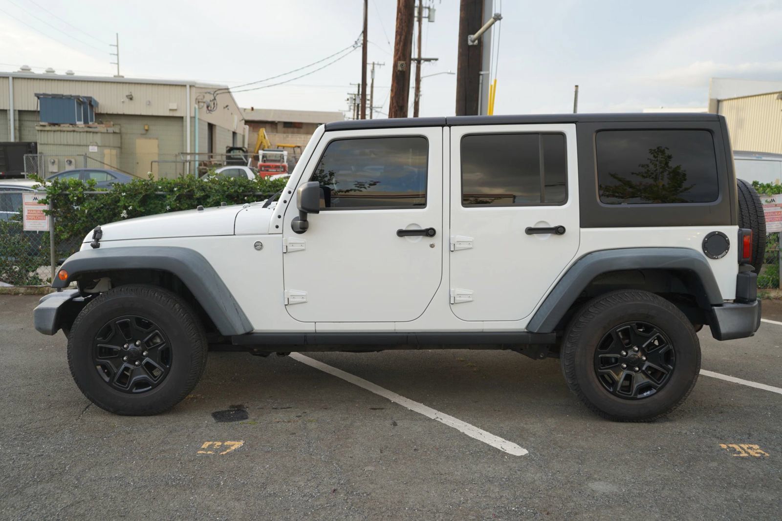 Used 2015 Jeep Wrangler Unlimited Sport AWD/4WD image 2
