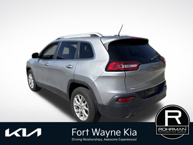 Used 2015 Jeep Cherokee Latitude w/ Comfort/Convenience Group AWD/4WD image 3