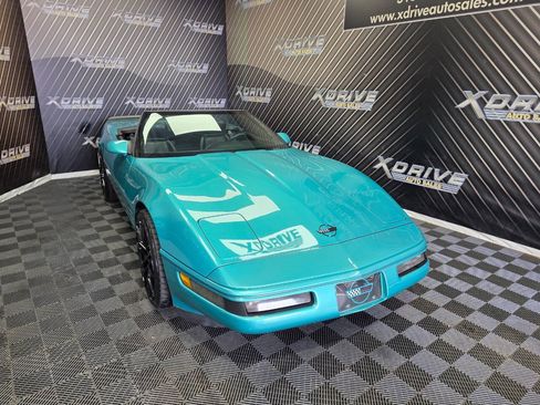 Used 1991 Chevrolet Corvette Convertible RWD image 24