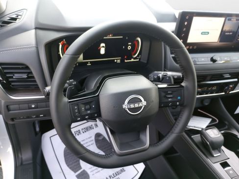New 2026 Nissan Rogue Platinum AWD/4WD image 10