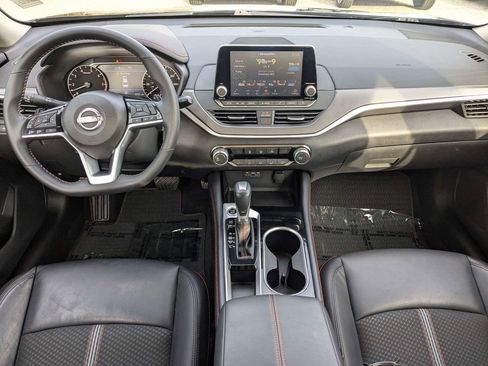 Used 2025 Nissan Altima 2.5 SR FWD image 14