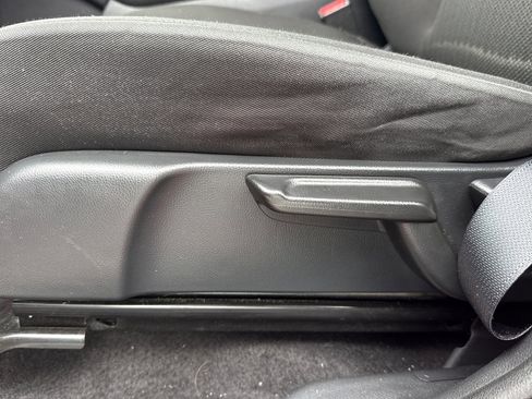 Used 2018 Honda HR-V LX image 14