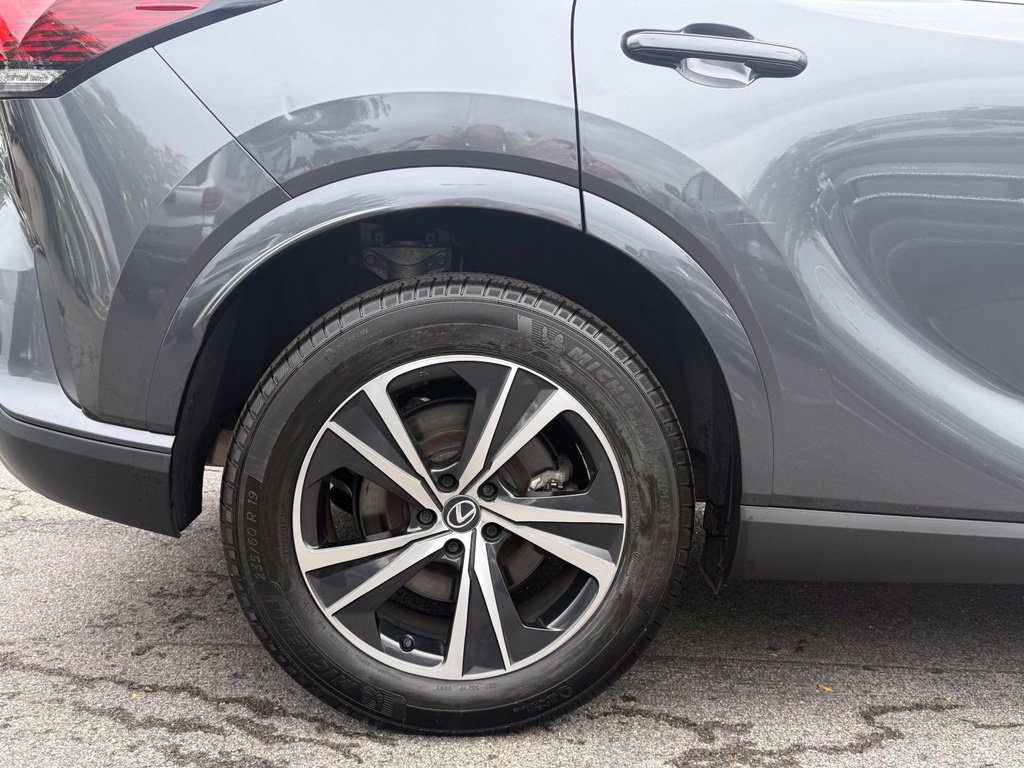 Used 2024 Lexus RX 350h w/ Accessory Package (Z1) AWD/4WD image 28