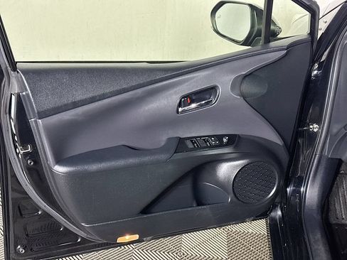 Used 2021 Toyota Prius LE FWD image 10