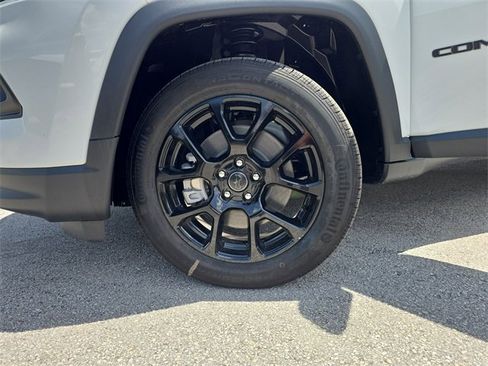 New 2025 Jeep Compass Latitude w/ Sun & Sound Group image 29