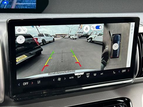 New 2026 Ford Expedition Active image 18