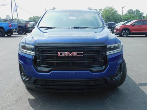 Used 2023 GMC Acadia SLE w/ Elevation Edition image 3