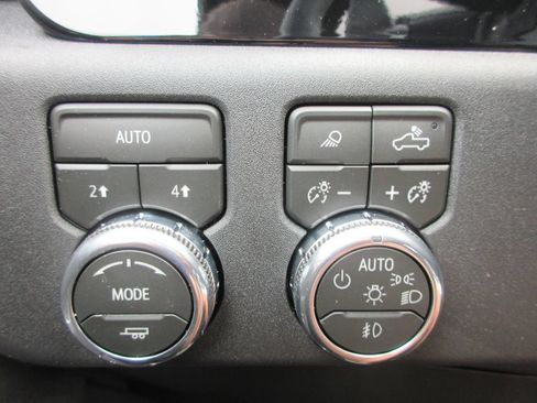 New 2026 GMC Sierra 1500 SLT w/ SLT Convenience Package AWD/4WD image 18