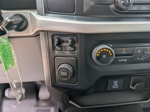 Used 2022 Ford F150 XLT RWD image 27