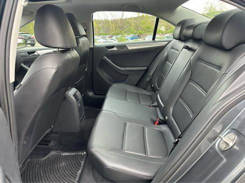Used 2017 Volkswagen Jetta SE FWD image 23