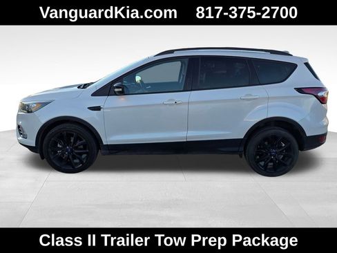 Used 2017 Ford Escape Titanium image 3