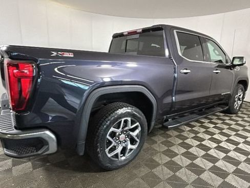 Used 2023 GMC Sierra 1500 SLT w/ SLT Convenience Package AWD/4WD image 2