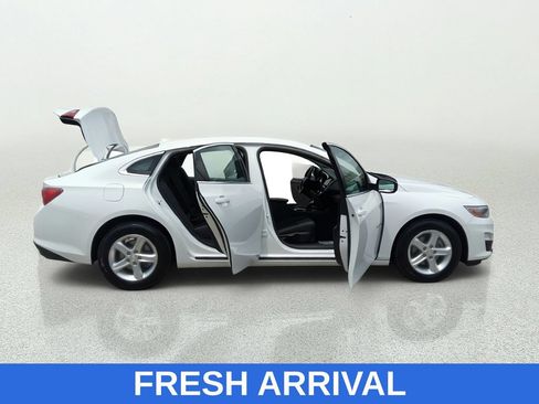 Used 2021 Chevrolet Malibu LS FWD image 16