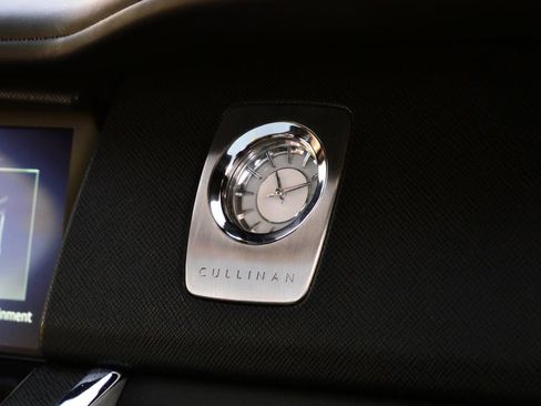 Used 2019 Rolls-Royce Cullinan image 19