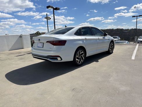 Used 2022 Volkswagen Jetta SEL image 9