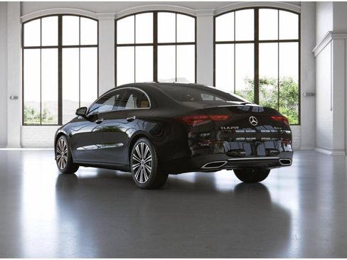 Used 2023 Mercedes-Benz CLA 250 4MATIC image 13