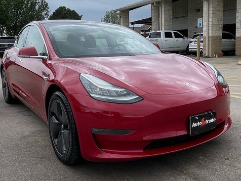 Used 2018 Tesla Model 3 Long Range image 2