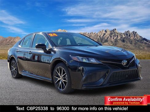 Used 2024 Toyota Camry SE image 1