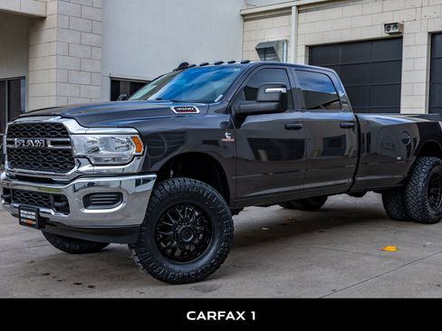 Used 2024 RAM 3500 Tradesman w/ Chrome Appearance Group image 5